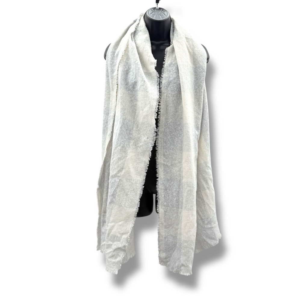 Old Navy NWT Plaid Scarf White Gray Raw Edge Soft Unisex Lightweight Fall Winter
